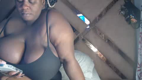 Snapshot of eyshaexotii chatting on 17, 9, 2025 eyshaexotii online show from 17, 9, 2025