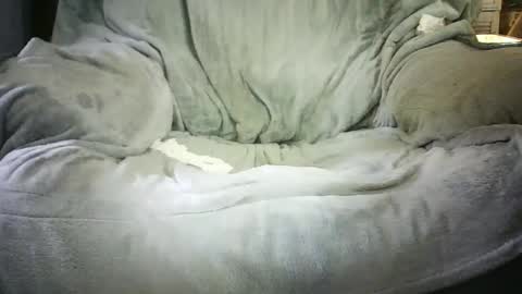 Snapshot of ezyleigh chatting on 16, 1, 2025 Grant something something something something something online show from 16, 1, 2025