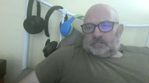 Snapshot of f1zzeek chatting on 12, 3, 2026 f1zzeek online show from 12, 3, 2026