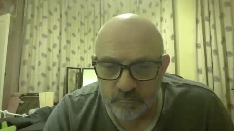 Snapshot of f1zzeek chatting on 18, 3, 2026 f1zzeek online show from 18, 3, 2026