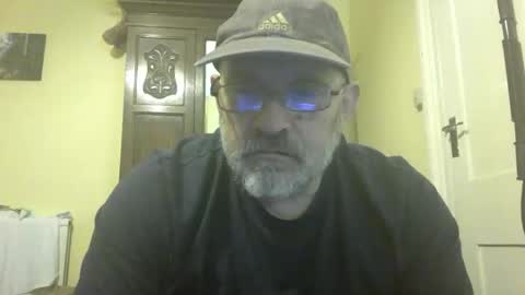 Snapshot of f1zzeek chatting on 25, 4, 2026 f1zzeek online show from 25, 4, 2026