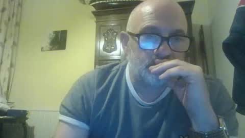 Snapshot of f1zzeek chatting on 7, 5, 2026 f1zzeek online show from 7, 5, 2026