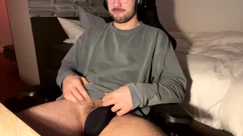 Snapshot of fabian_196 chatting on 2, 1, 2025 Call me bitch online show from 2, 1, 2025