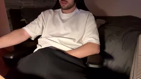 Snapshot of fabian_196 chatting on 23, 2, 2025 Call me bitch online show from 23, 2, 2025