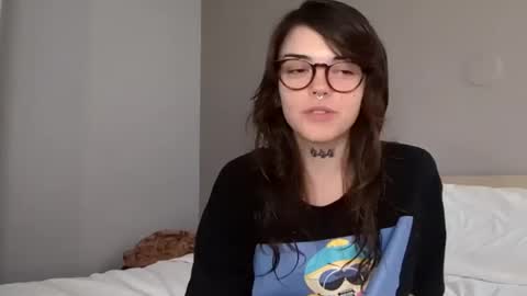 Snapshot of faerienugs chatting on 16, 4, 2026 Faerie 3 online show from 16, 4, 2026