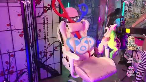 Fae and Cheta online show from 6, 7, 2026