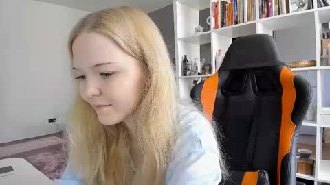 fairy_casey online show from 13, 9, 2025