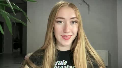 fairy_face online show from 19, 10, 2025