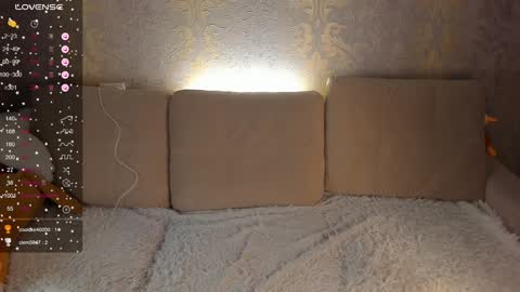 Snapshot of falcon_baby chatting on 27, 1, 2025 falcon baby online show from 27, 1, 2025