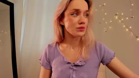 fancyamelia online show from 19, 9, 2025