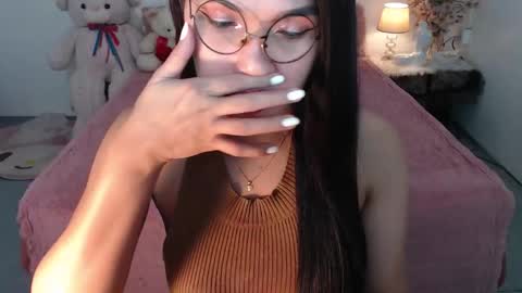 Snapshot of fancylaylaxx chatting on 5, 12, 2025 Layla online show from 5, 12, 2025