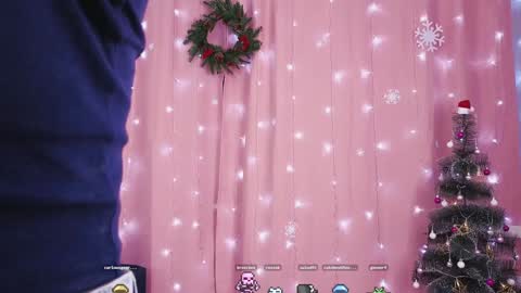 Snapshot of fannygales chatting on 12, 12, 2024 Kim online show from 12, 12, 2024