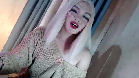 DANIELLA - DONT FORGET TO GIVE ME A THUMBSU UP online show from 22, 5, 2026