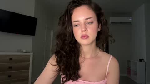 Snapshot of farrahburde chatting on 7, 7, 2026 Mia online show from 7, 7, 2026