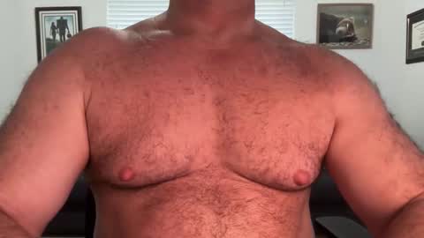 Snapshot of fatboys8705 chatting on 6, 1, 2026 fatboys8705 online show from 6, 1, 2026