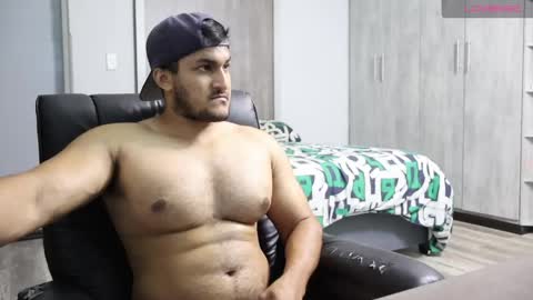 fatherfly001 online show from 16, 4, 2026