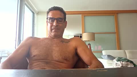 Snapshot of fdavoudi chatting on 9, 9, 2025 Miami Persian online show from 9, 9, 2025