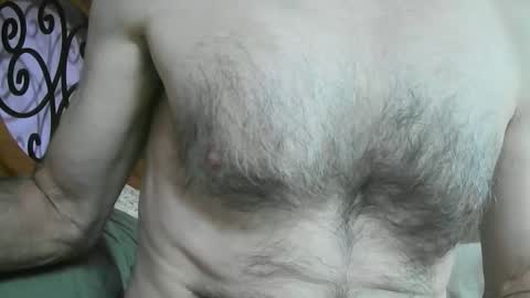 Snapshot of feardubh chatting on 15, 10, 2025 feardubh online show from 15, 10, 2025