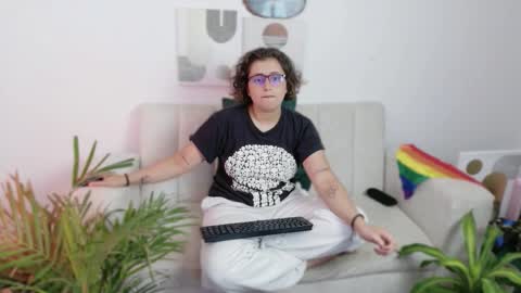 Feelena online show from 29, 10, 2025