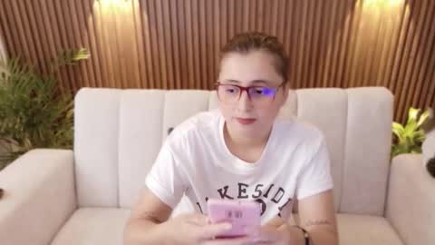 Feelena online show from 11, 11, 2025