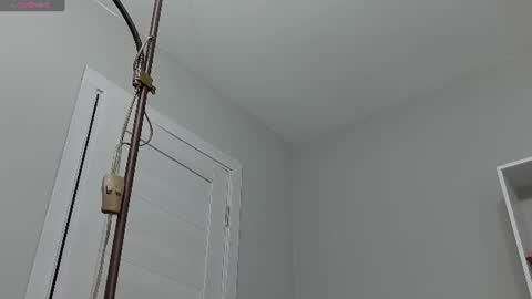 Snapshot of feelsgoodwoman chatting on 7, 7, 2026 Laura online show from 7, 7, 2026