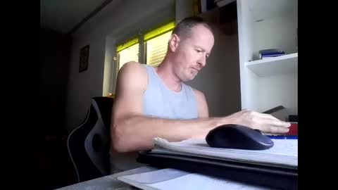 Max online show from 1, 12, 2025