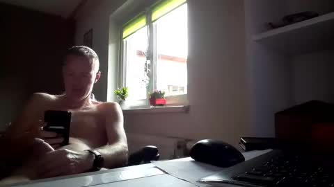 Max online show from 15, 12, 2025