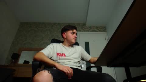 Snapshot of felixstark chatting on 31, 10, 2025 FelixStark online show from 31, 10, 2025