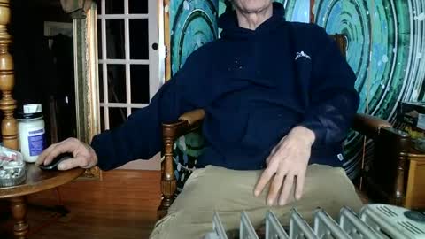 Snapshot of fellatioauto chatting on 19, 1, 2025 hungnsexy online show from 19, 1, 2025