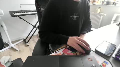 Snapshot of fem_alice_louis_dom chatting on 4, 4, 2026 fem_alice_louis_dom online show from 4, 4, 2026