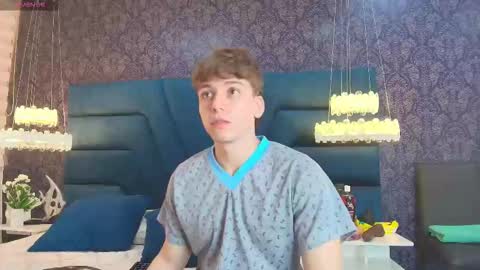 Femboy Max online show from 10, 1, 2026