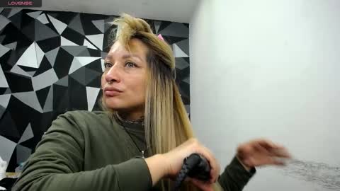 Snapshot of fenix_purple chatting on 15, 10, 2025 FENIX online show from 15, 10, 2025