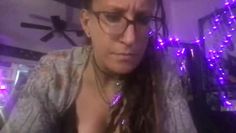 FeralLux33x online show from 8, 1, 2026