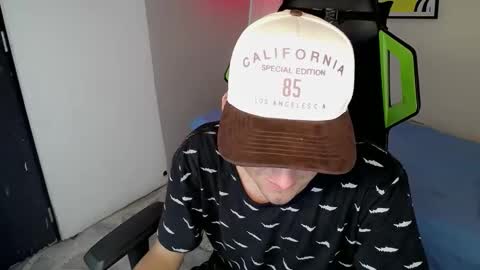 Snapshot of fernan_flow chatting on 30, 11, 2025 FERNANDO online show from 30, 11, 2025