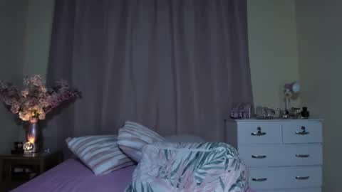 fernanda_151 online show from 4, 4, 2026