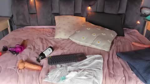 FERNANDA BROWN  online show from 8, 3, 2026