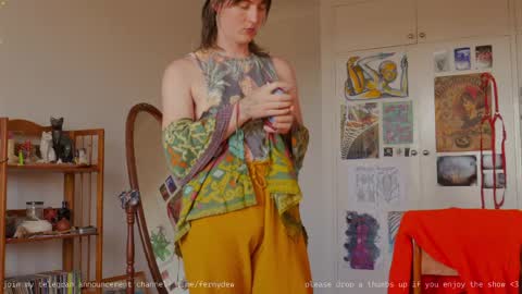 Snapshot of fernydew chatting on 11, 4, 2026 Fern next stream 430pm Monday PST online show from 11, 4, 2026