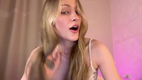 Snapshot of fflloowweerr chatting on 9, 1, 2025 Lisa online show from 9, 1, 2025