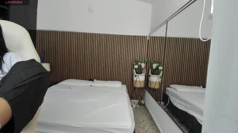 Snapshot of ffreyja_ chatting on 30, 10, 2025 Freyja online show from 30, 10, 2025