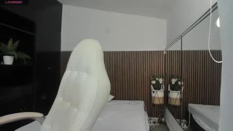 Snapshot of ffreyja_ chatting on 13, 11, 2025 Freyja online show from 13, 11, 2025