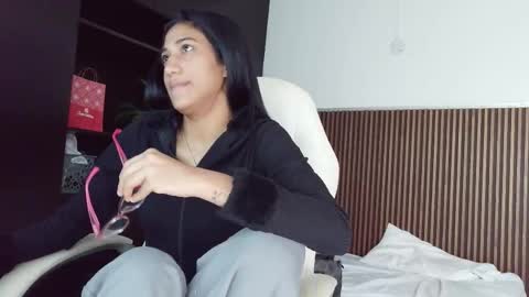 Snapshot of ffreyja_ chatting on 19, 12, 2025 Freyja online show from 19, 12, 2025