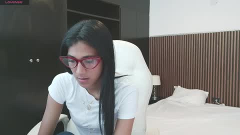 Snapshot of ffreyja_ chatting on 4, 4, 2026 Freyja online show from 4, 4, 2026