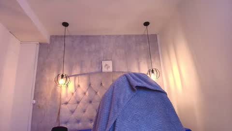   online show from 21, 11, 2025