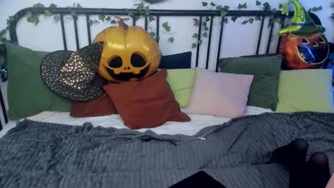 Honey Ill be waiting for you Tue Wed Thu Fri Sat Sun 10am-5pm online show from 30, 10, 2025