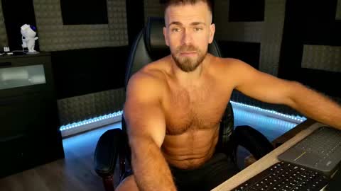 Snapshot of finch93 chatting on 15, 10, 2025 Nick online show from 15, 10, 2025