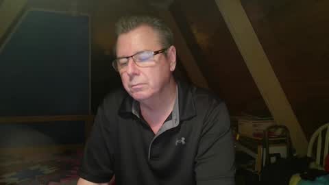 Snapshot of finderfiner chatting on 13, 11, 2025 finderfiner online show from 13, 11, 2025