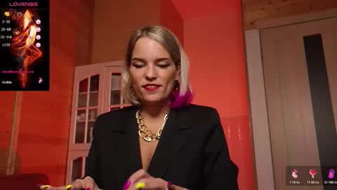 Lady online show from 6, 11, 2025