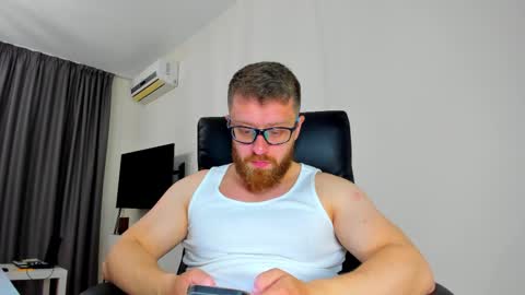 FindomGuyXXX online show from 4, 4, 2026