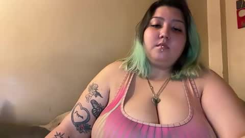 Snapshot of findompurpbabyy chatting on 29, 4, 2026 Whos Blue online show from 29, 4, 2026