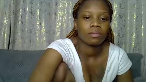 Snapshot of fine_queen12 chatting on 20, 4, 2026 fine_queen12 online show from 20, 4, 2026